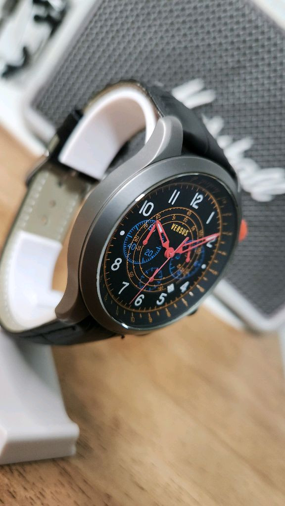 # 베르사체 정품 베르수스 멀티펑션 남성명품 시계 급처 이미지