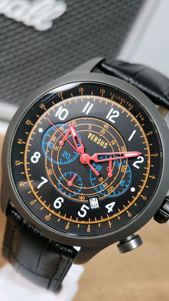 # 베르사체 정품 베르수스 멀티펑션 남성명품 시계 급처 이미지