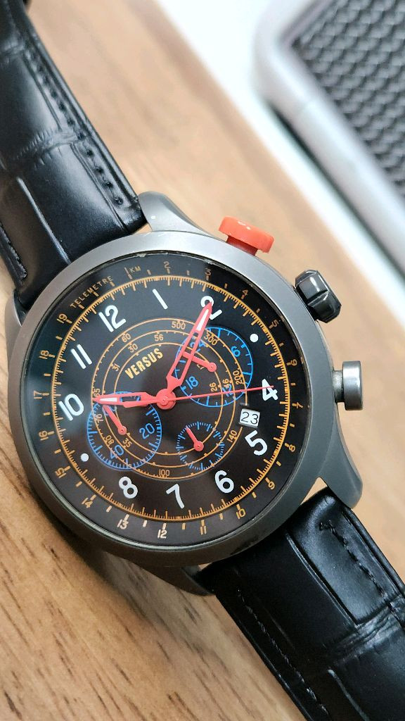 # 베르사체 정품 베르수스 멀티펑션 남성명품 시계 급처 이미지