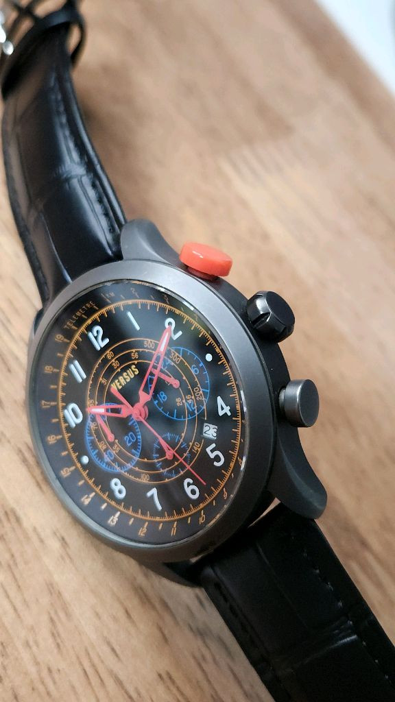 # 베르사체 정품 베르수스 멀티펑션 남성명품 시계 급처 이미지