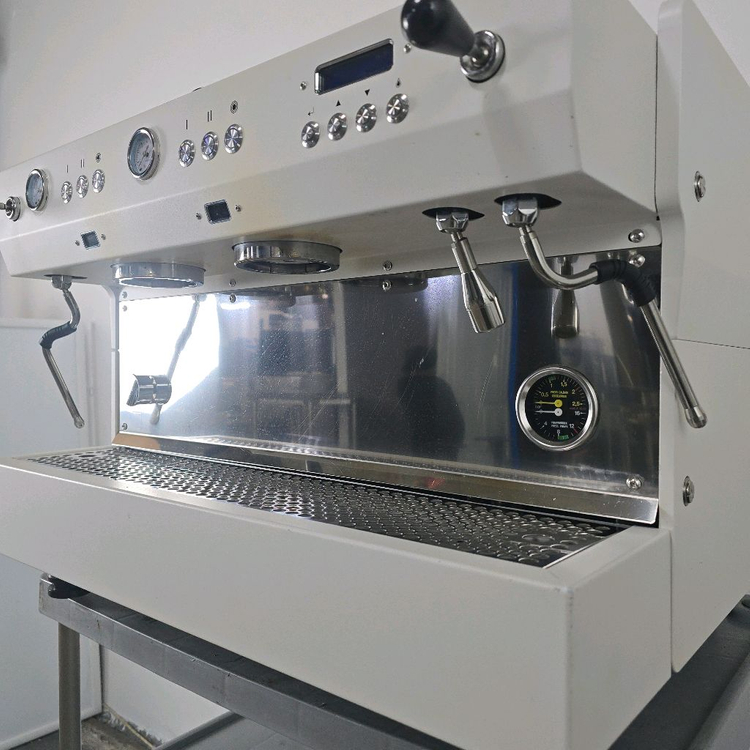 커피머신 엘로치오 디그니티 2그룹 23년식 이미지