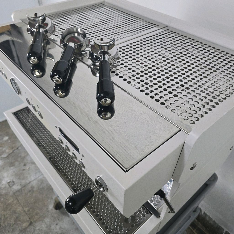 커피머신 엘로치오 디그니티 2그룹 23년식 이미지