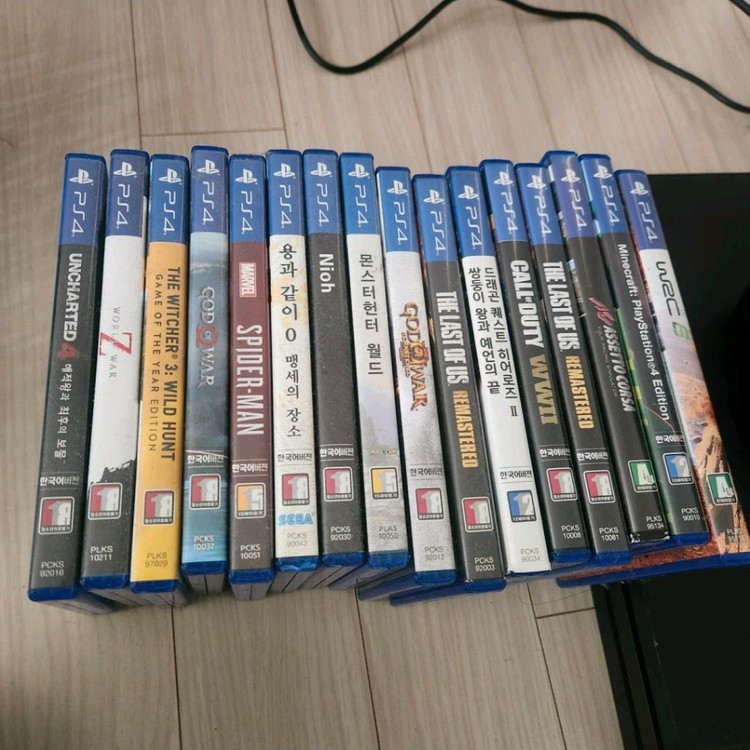 PS(플스)4 Pro 본체 + 게임 타이틀 모음 + 32인치 tv 일괄 판매 이미지