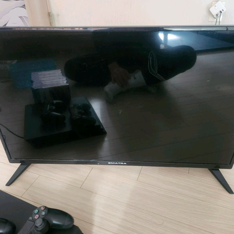 PS(플스)4 Pro 본체 + 게임 타이틀 모음 + 32인치 tv 일괄 판매 이미지