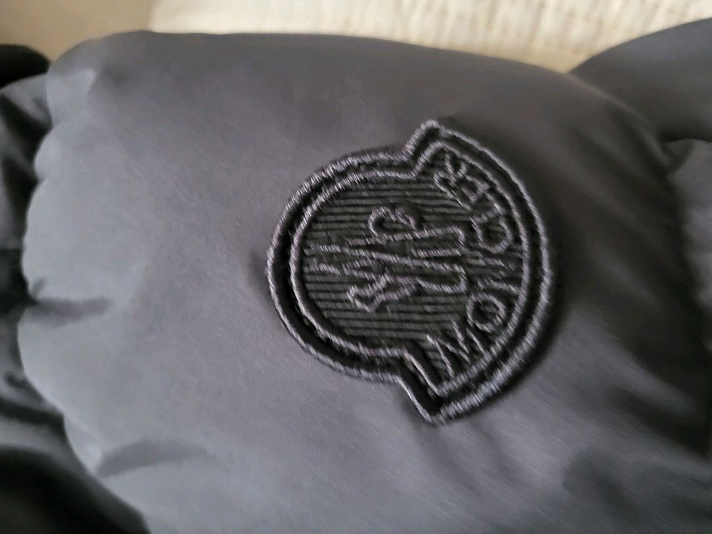 몽클레어 로쿠스텔 locustel 패딩 새상품 이미지