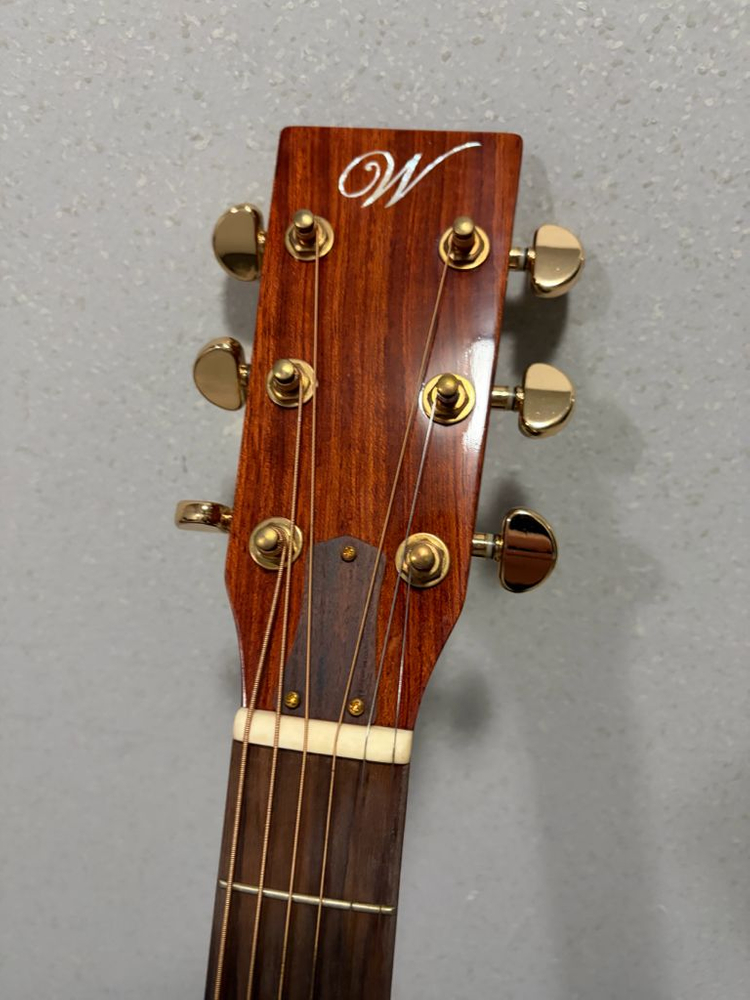 윌마 수제기타 올쏠리드 통기타 판매합니다 이미지