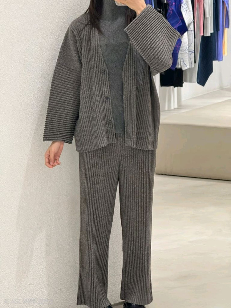 이세이미야케 미 코듀로이 가디건&베스트 세트 차콜 이미지