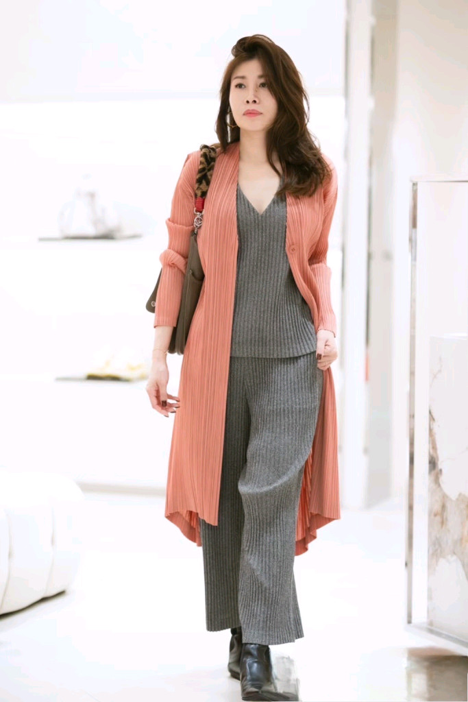 이세이미야케 미 코듀로이 가디건&베스트 세트 차콜 이미지