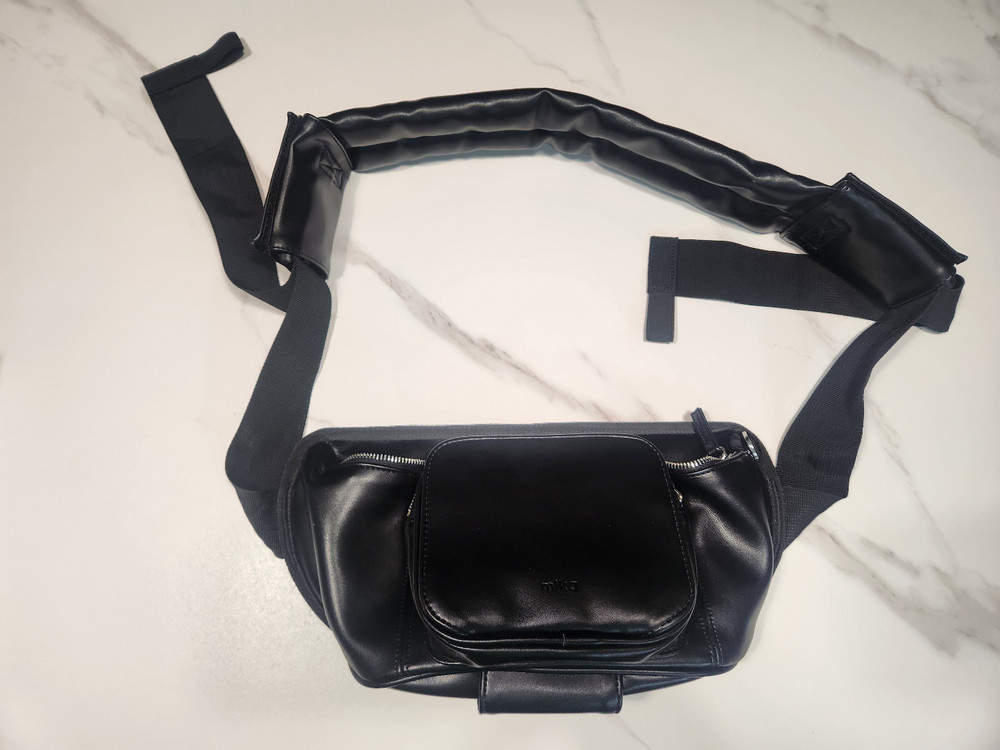 (새상품)미카스튜디오 허그 슬링백 힙시트 아기띠 올블랙가죽레더 이미지