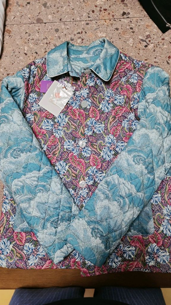 코스모폴리탄줄라이 예지스님 씬패딩 이미지