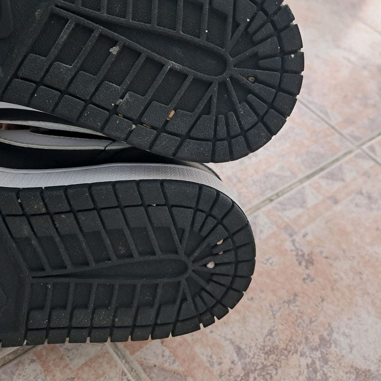 조던1미드 블랙 화이트235 이미지