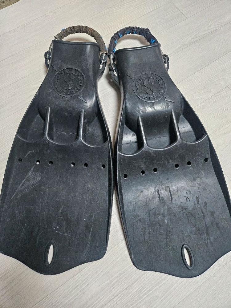 스쿠버프로(SCUBAPRO) 제트핀 블랙 XL 사이즈 판매합니다 이미지