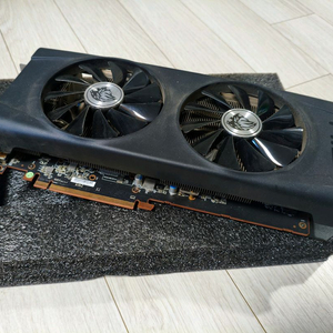 HIS RX5700XT 그래픽카드 이미지