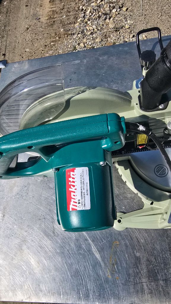 마끼다슬라이딩 각도절단기 이미지