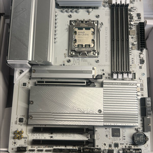 RYZEN 7 7800X3D,B650 AORUS ELITE AX ICE 보드셋 이미지