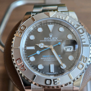 롤렉스 요트마스터1 40 다크로듐 이미지