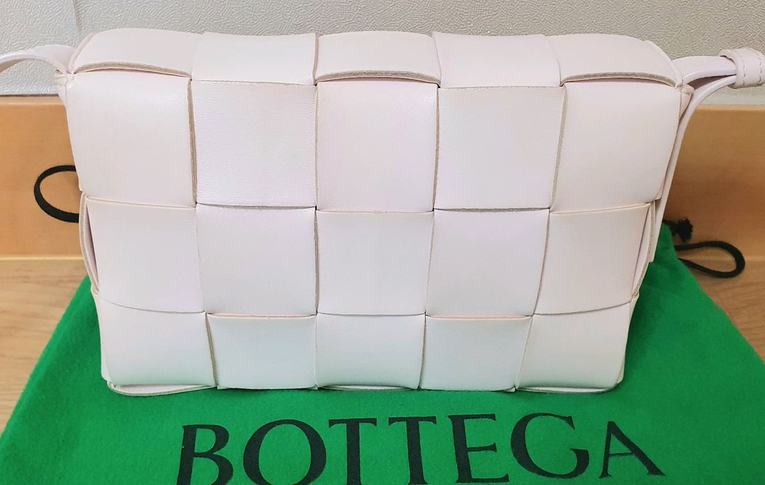 보테가베네타 카세트백 이미지