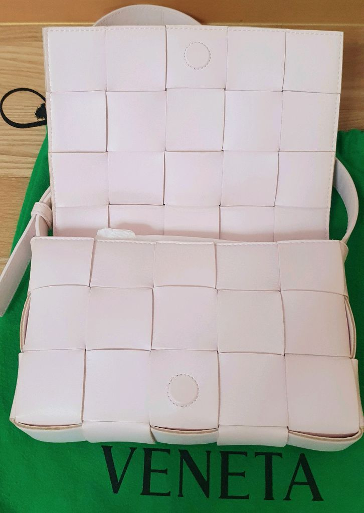 보테가베네타 카세트백 이미지