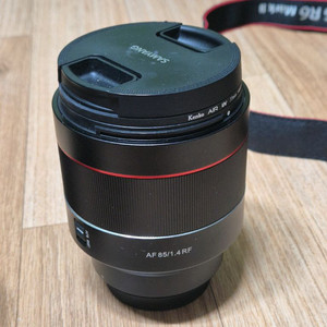 삼양 AF RF 마운트 85mm F1.4 렌즈 이미지
