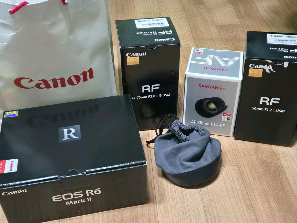 삼양 AF RF 마운트 85mm F1.4 렌즈 이미지