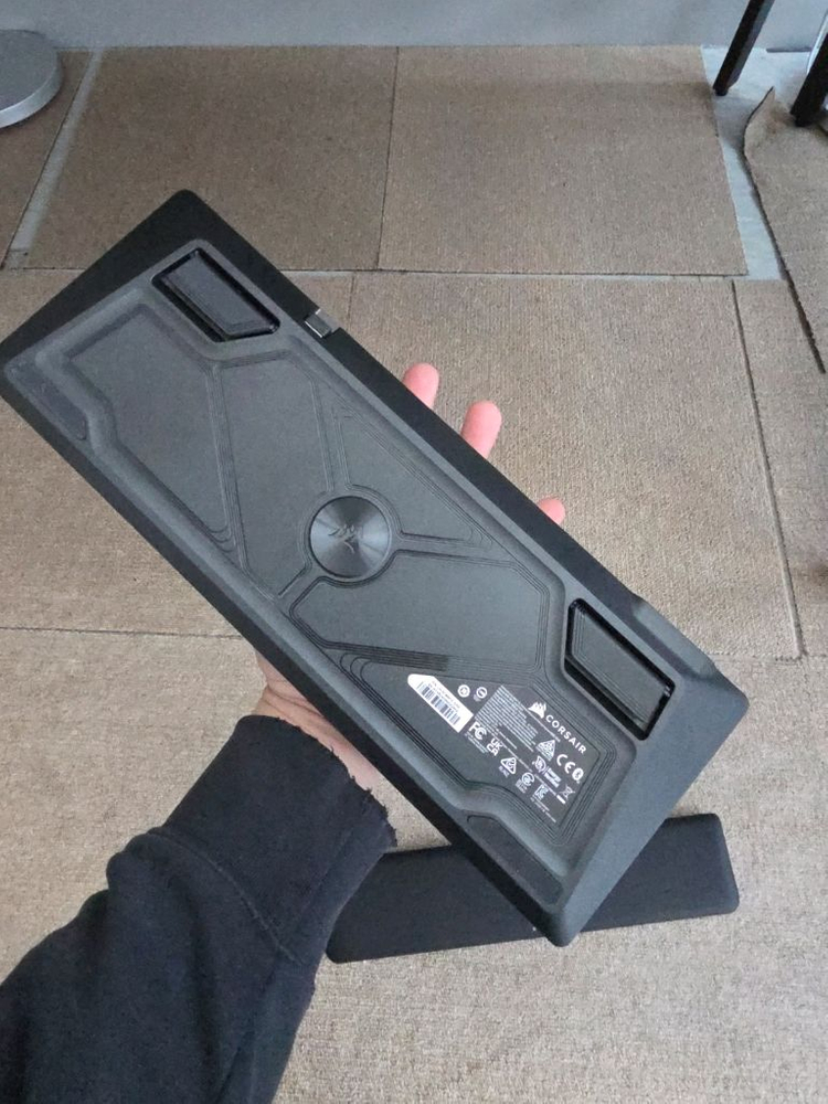 커세어 K70 RGB CORE TKL 무선 게이밍 키보드 이미지