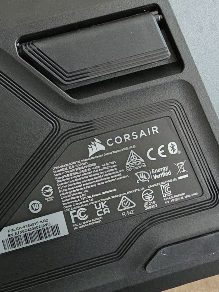 커세어 K70 RGB CORE TKL 무선 게이밍 키보드 이미지