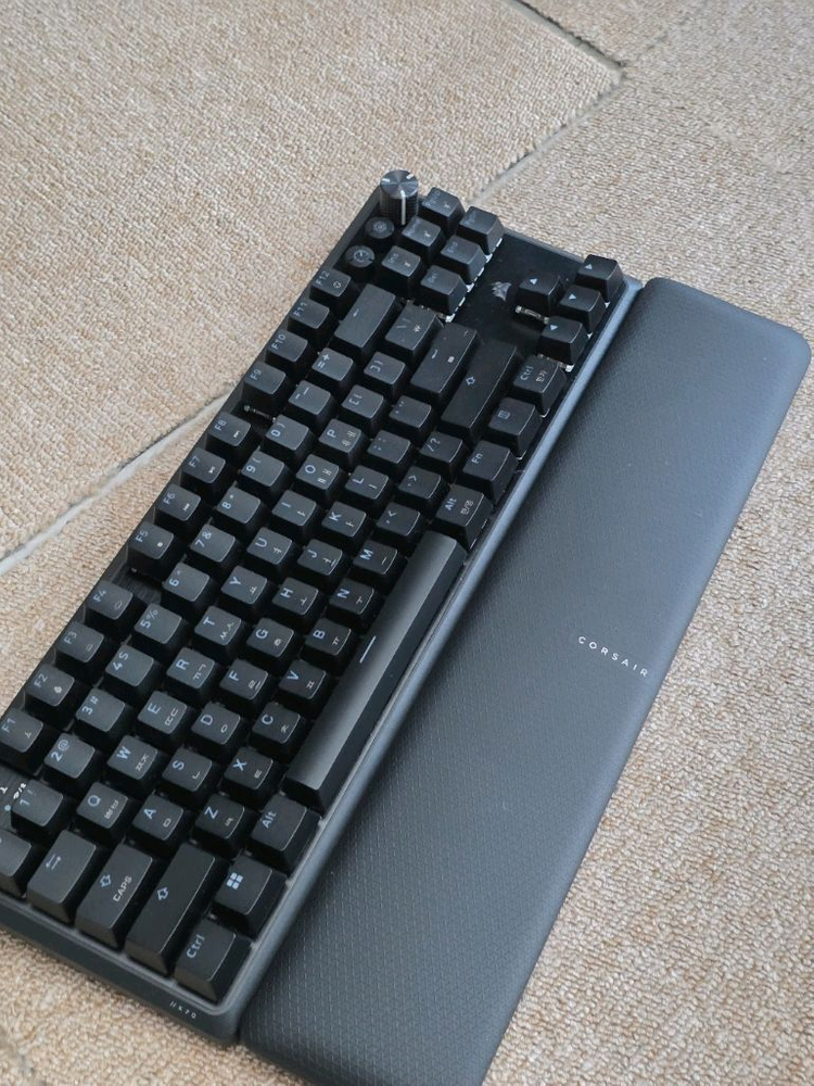 커세어 K70 RGB CORE TKL 무선 게이밍 키보드 이미지