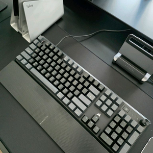 커세어 K70 RGB CORE 유선 기계식 키보드 그레이 + 커세어 전용 팜레스트 이미지