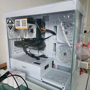 고성능 게이밍 컴퓨터 풀 세트 이미지