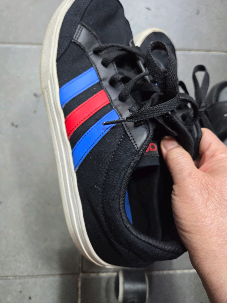 아디다스 운동화 270 이미지