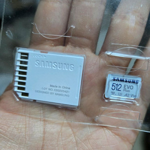 마이크로SD카드 512GB + 어댑터 이미지