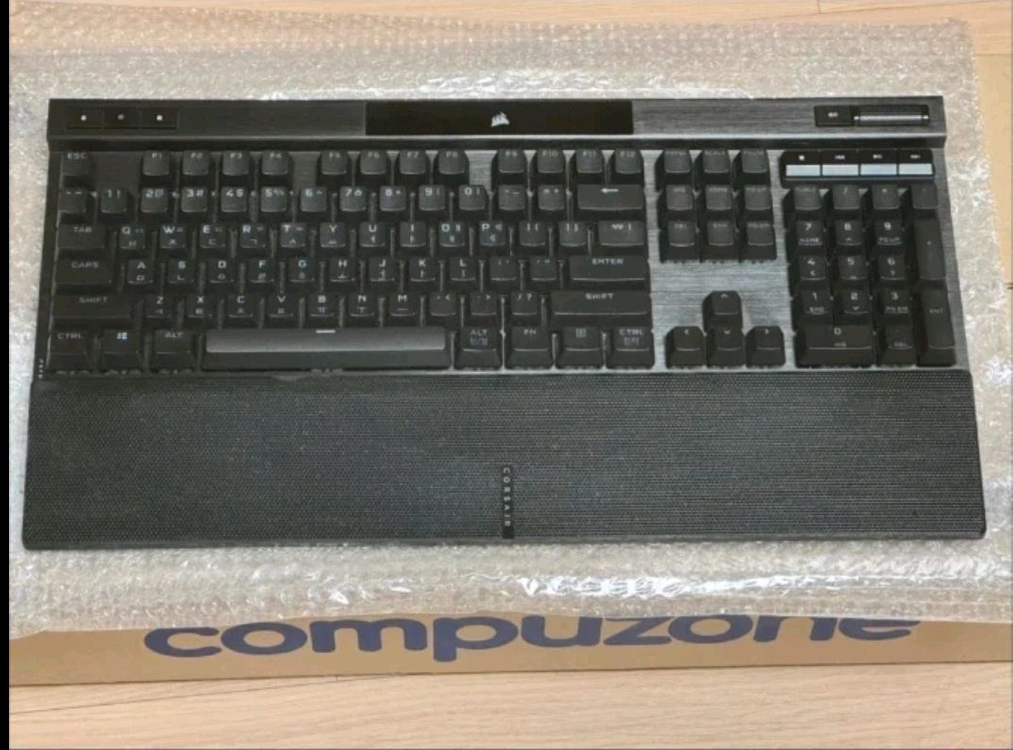 커세어 K70 PRO RGB 적축 풀배열 이미지