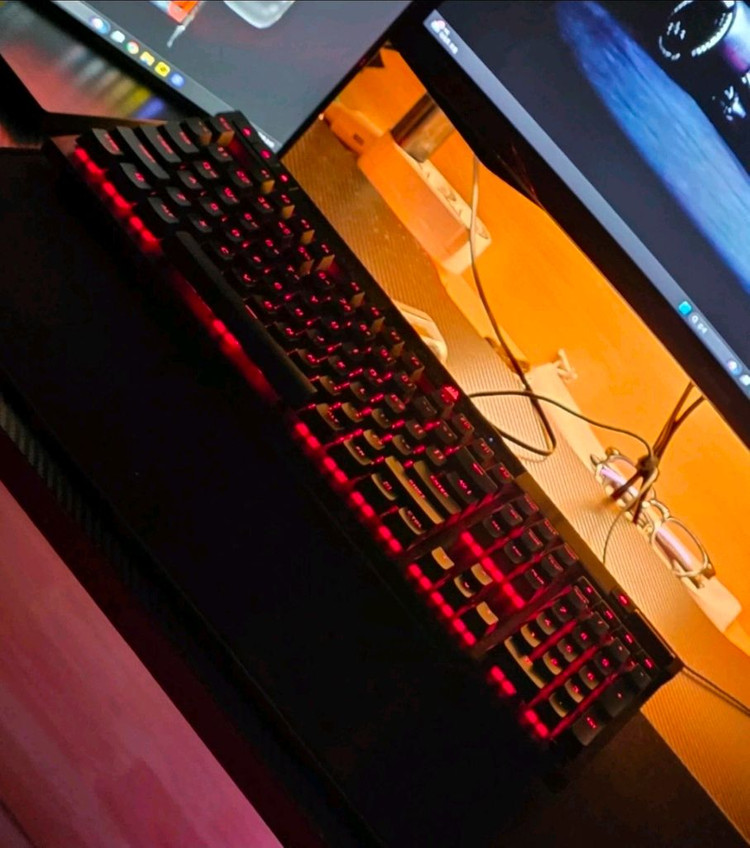 커세어 K70 PRO RGB 적축 풀배열 이미지