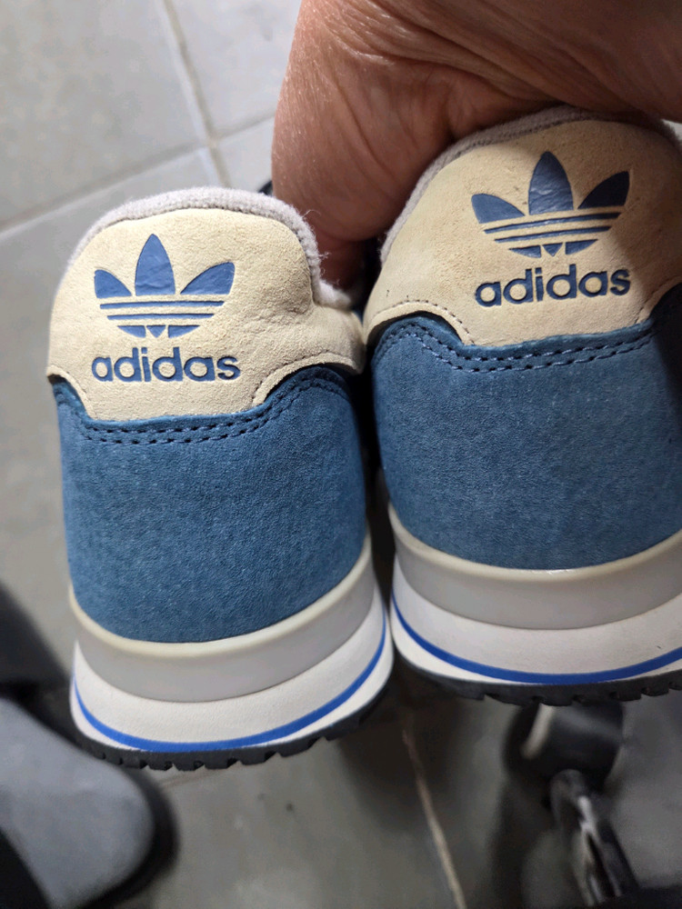 아디다스 운동화 270 이미지