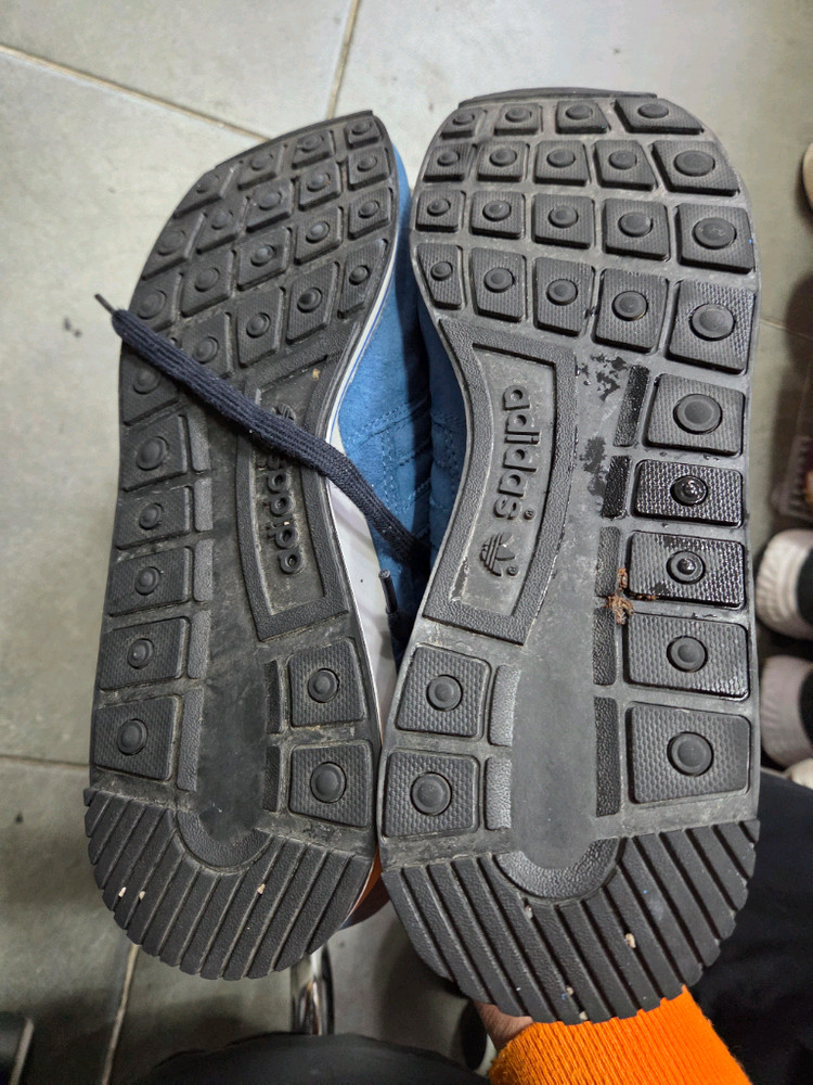 아디다스 운동화 270 이미지