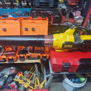 디월트대퐁송풍기 플렉스볼트 60V 태풍급 9.0AH배터리포함 이미지