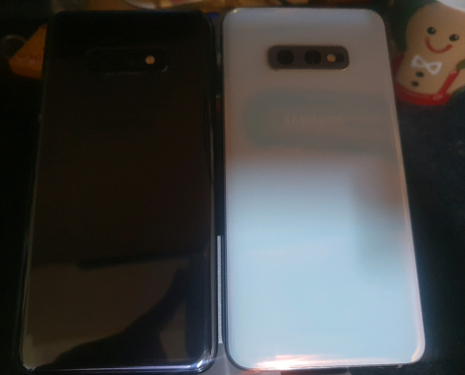 갤럭시s10e 블랙, 화이트 깨끗한폰 이미지