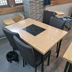 식당 인덕션 4인 테이블 의자 세트 이미지