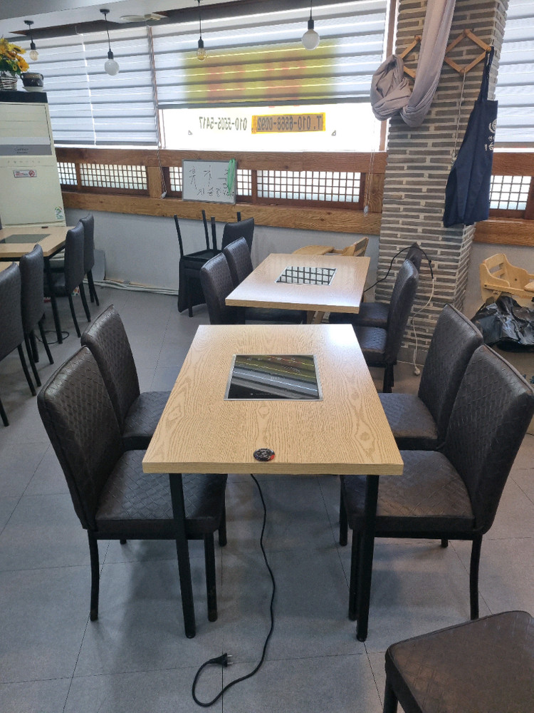 식당 인덕션 4인 테이블 의자 세트 이미지