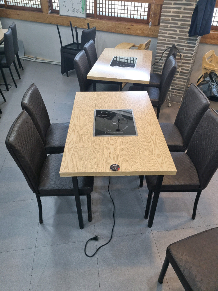 식당 인덕션 4인 테이블 의자 세트 이미지