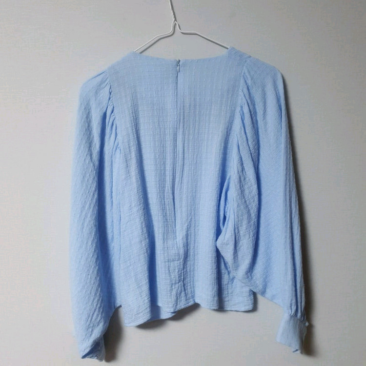 육육걸즈 벌룬 퍼프 가오리 블라우스 소라 / 핫핑 리리앤코 공구우먼 케이클럽 베니토 아뜨랑스 쇼퍼랜드 슬로우앤드 이미지