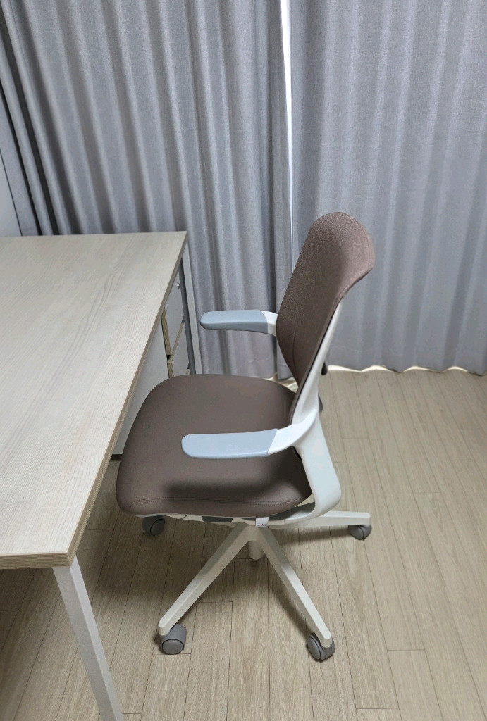 시디즈 T25 리니에 의자 새상품급 이미지