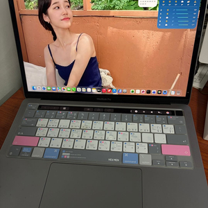 2020 맥북프로 M1 13인치 터치바 팝니다. 이미지