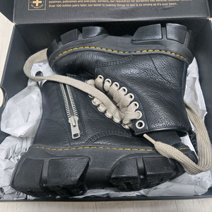 닥터마틴 x 릭 오웬스 1460 DMXL 점보 레이스 부츠 블랙 UK6 (250) 이미지