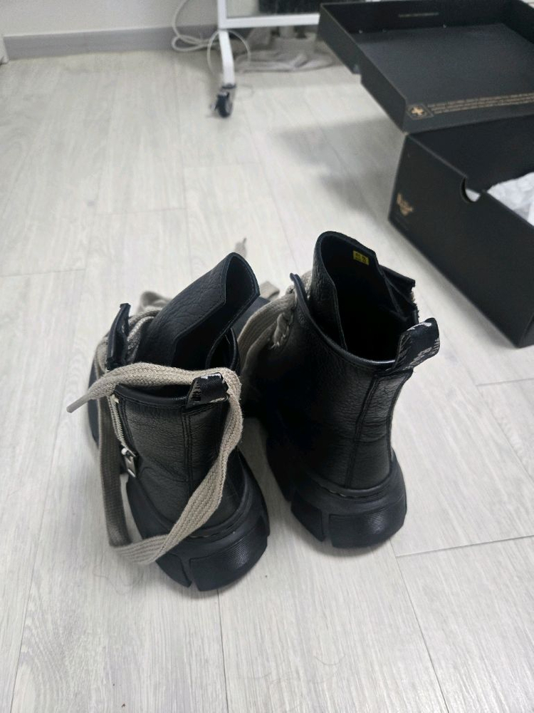 닥터마틴 x 릭 오웬스 1460 DMXL 점보 레이스 부츠 블랙 UK6 (250) 이미지