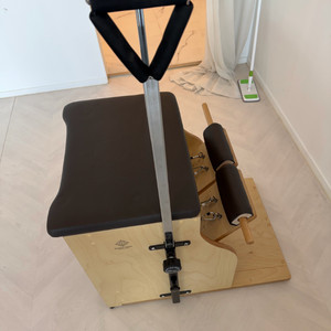 발렌필라테스 체어 이미지