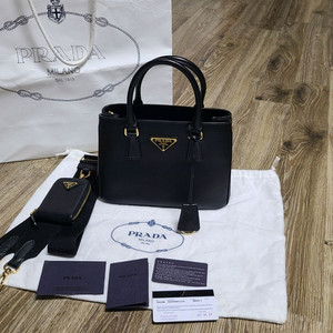 프라다 갤러리아 스몰크로스백숄더백사피아노럭스미니테수토호보버킷복조리 구찌루이비통발렌시아가디올셀린느샤넬가방생로랑에르메스 이미지