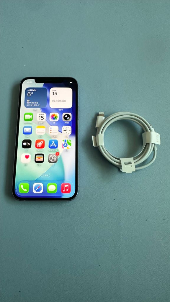 아이폰12퍼플 128기가 ,배터리79프로,케이스티파이 새상품2개 포함기능 ㅡ페이스아이디 터치 잘됨,모든기능정상배터리 이미지