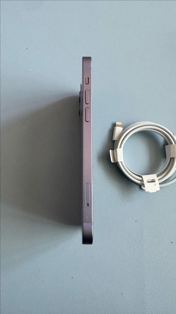 아이폰12퍼플 128기가 ,배터리79프로,케이스티파이 새상품2개 포함기능 ㅡ페이스아이디 터치 잘됨,모든기능정상배터리 이미지