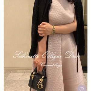 플리츠 원피스 블랙라벨 tw 플리츠 사선플리츠 드레스 새상품 코코넛베이지 / TW레터 핑크베이지 임부복 임산부원피스 이미지